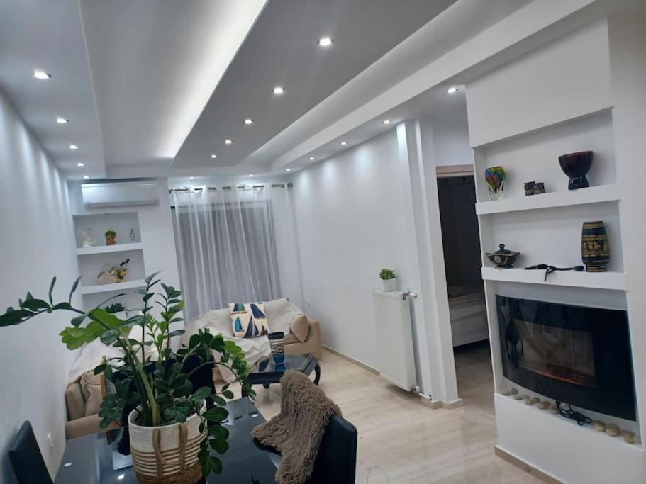 Cozy Renovated Apartment Atenas Exterior foto